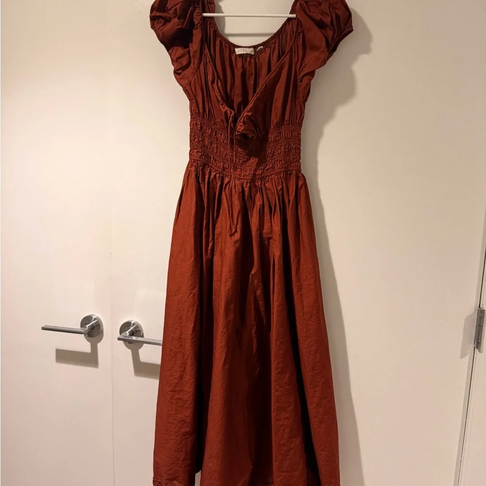 Doen Quinn Midi Dress in Amberwood - Picture 5 of 5